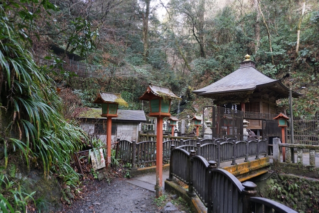 高尾山薬王院の琵琶瀧水行道場